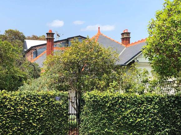 23 Staniland Avenue, Malvern