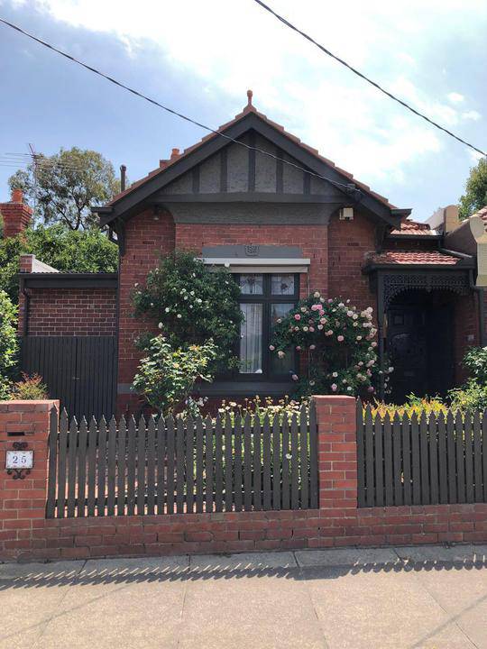 25 Cummins Grove, Malvern
