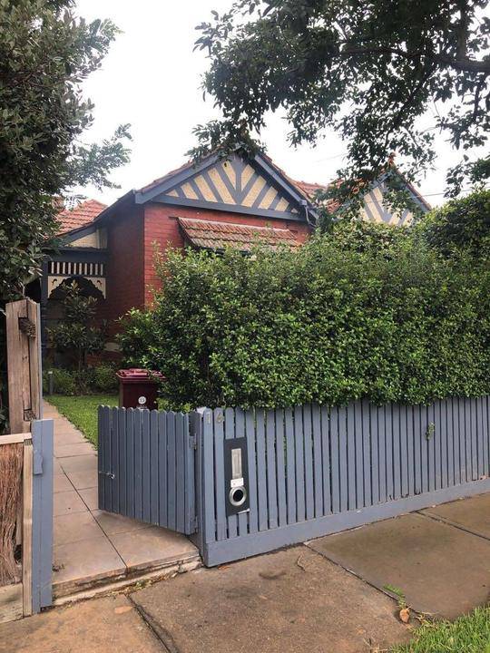 16 Johnstone Street, Malvern