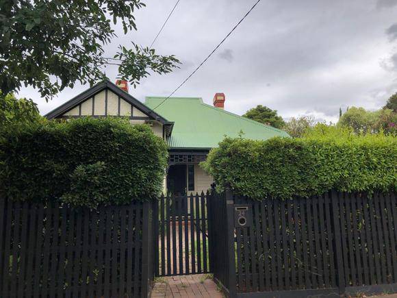 24 Johnstone Street, Malvern