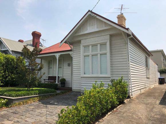 25 Johnstone Street, Malvern