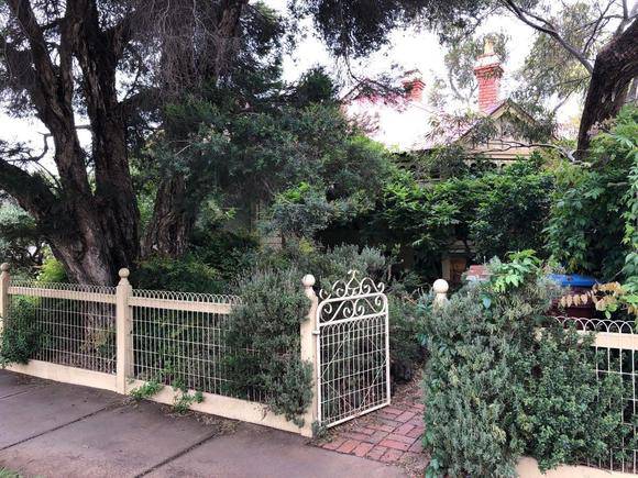 28 Johnstone Street, Malvern