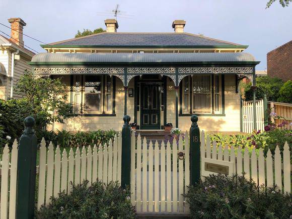 18 Finlayson Street, Malvern