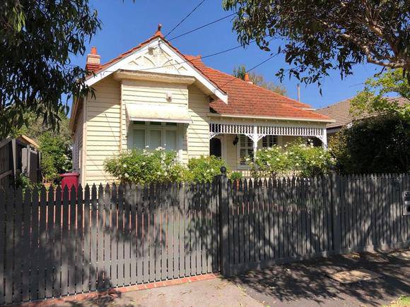 42 Victoria Road North, Malvern