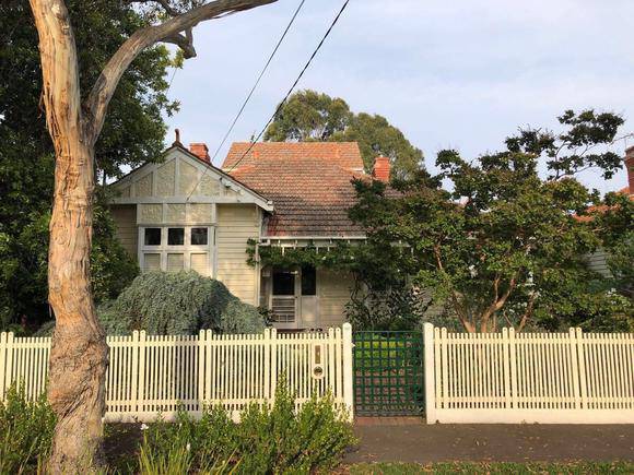 43 Victoria Road North, Malvern