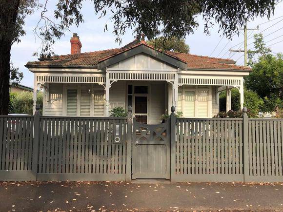 55 Victoria Road North, Malvern