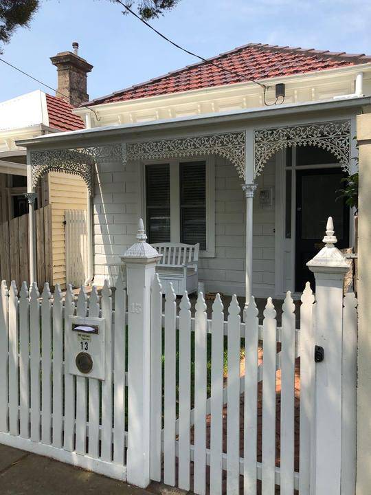 13 Raleigh Street, Malvern
