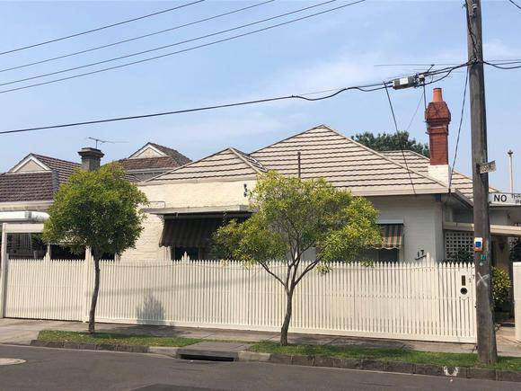 17 Raleigh Street, Malvern