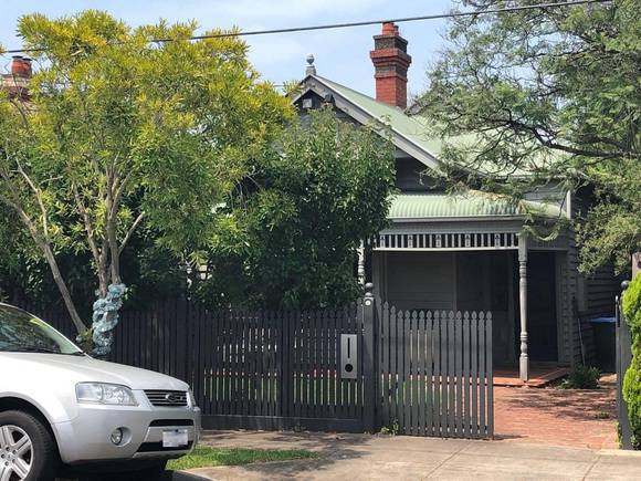 21 Raleigh Street, Malvern