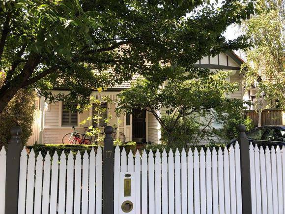17 Childers Road, Malvern