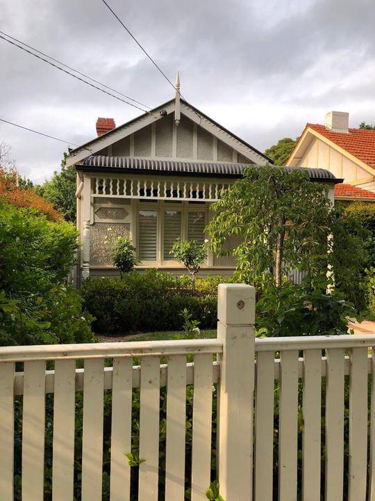 18 Moama Road, Malvern East