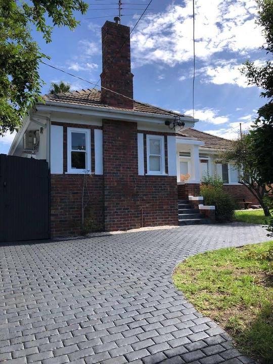 1990 Malvern Road, Malvern East