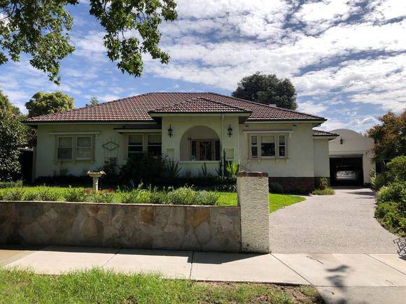 11 Melrose Avenue, Malvern East
