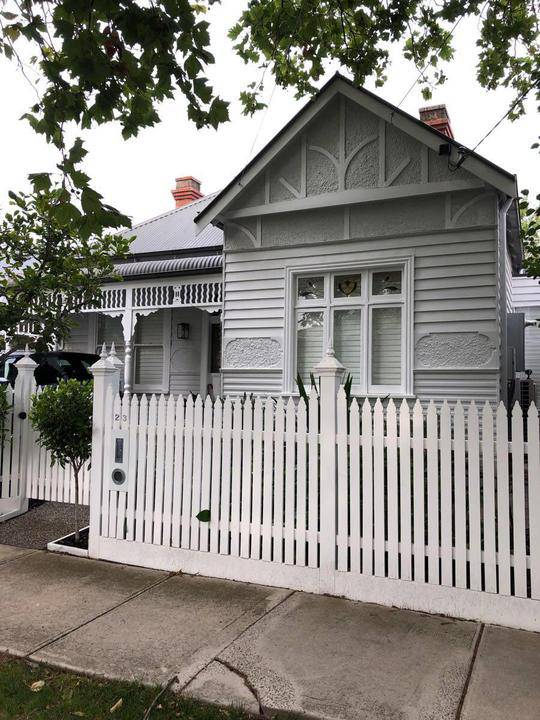 23 Emo Road, Malvern East