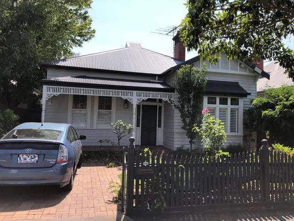 11 Deakin Street, Malvern East