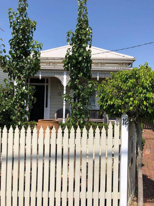 12 Deakin Street, Malvern East