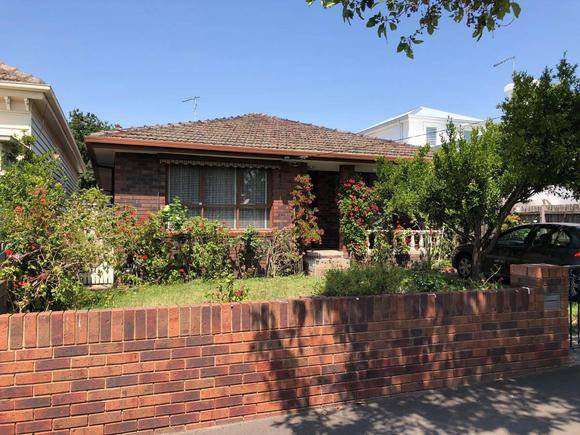 18 Deakin Street, Malvern East