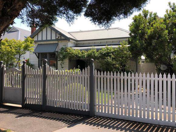 3 Deakin Street, Malvern East
