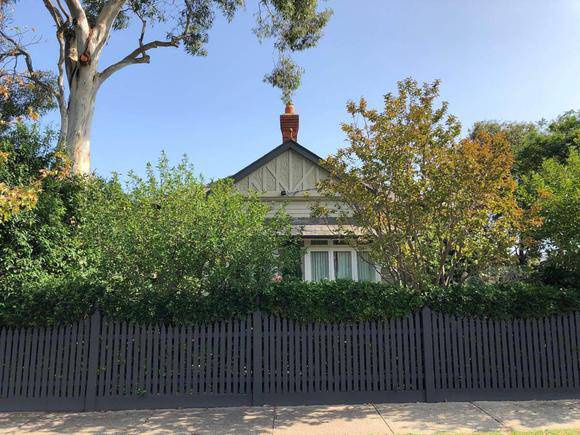 8 Royston Avenue, Malvern East