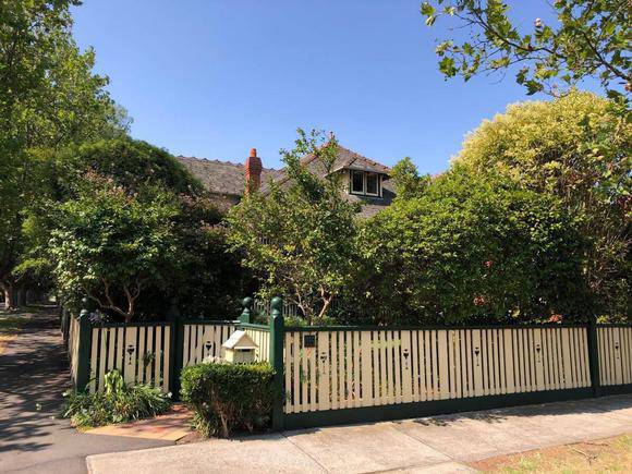 15 Central Park Road, Malvern East