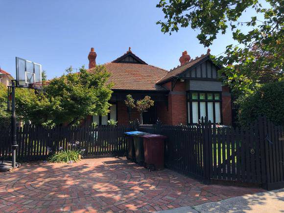 16 Central Park Road, Malvern East
