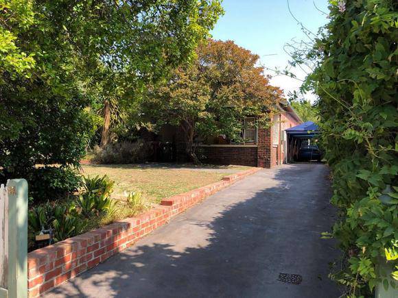 2A Central Park Road, Malvern East