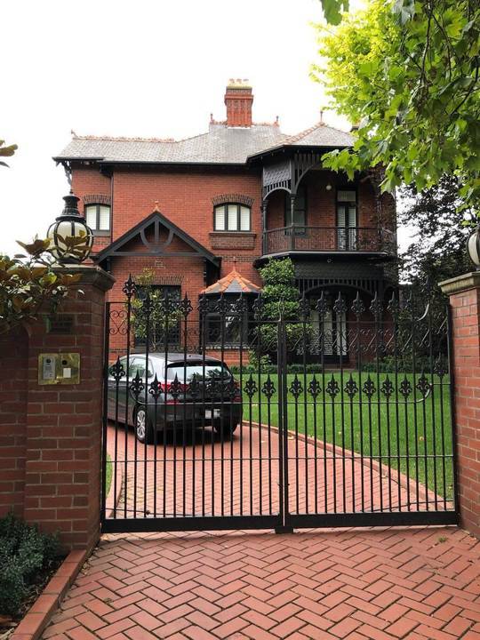 10 Manning Road, Malvern East