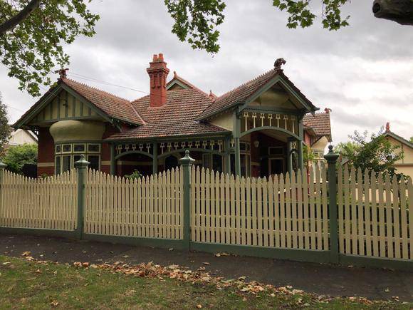11 Manning Road, Malvern East