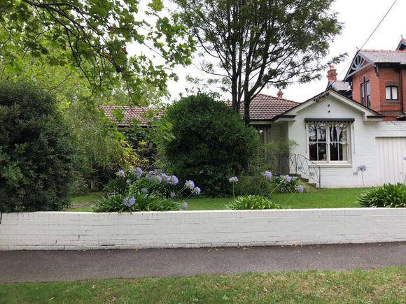 12 Manning Road, Malvern East