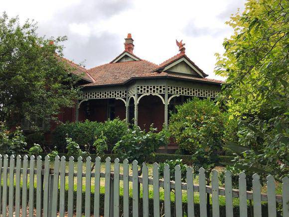 14 Manning Road, Malvern East