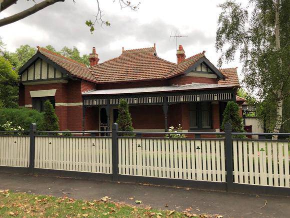 19 Manning Road, Malvern East