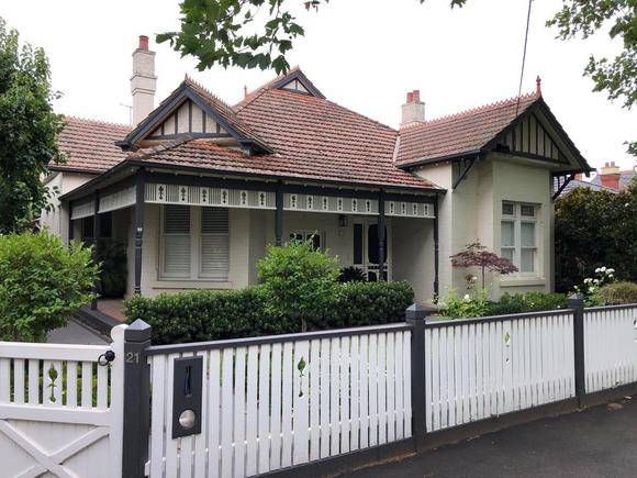 21 Manning Road, Malvern East