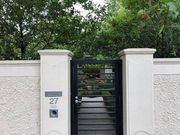 27 Manning Road, Malvern East
