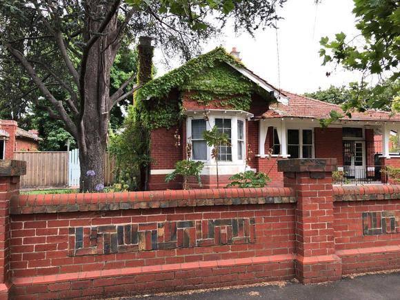31 Manning Road, Malvern East