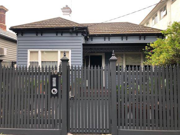 16 Highbury Grove, Prahran