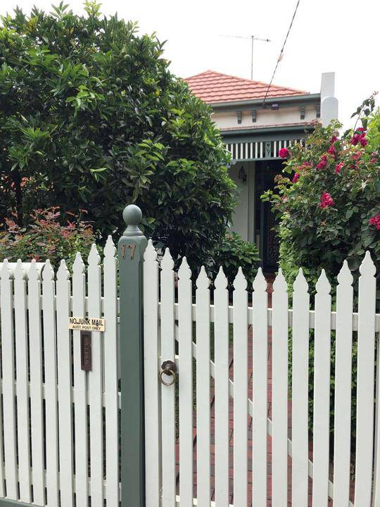 17 Highbury Grove, Prahran