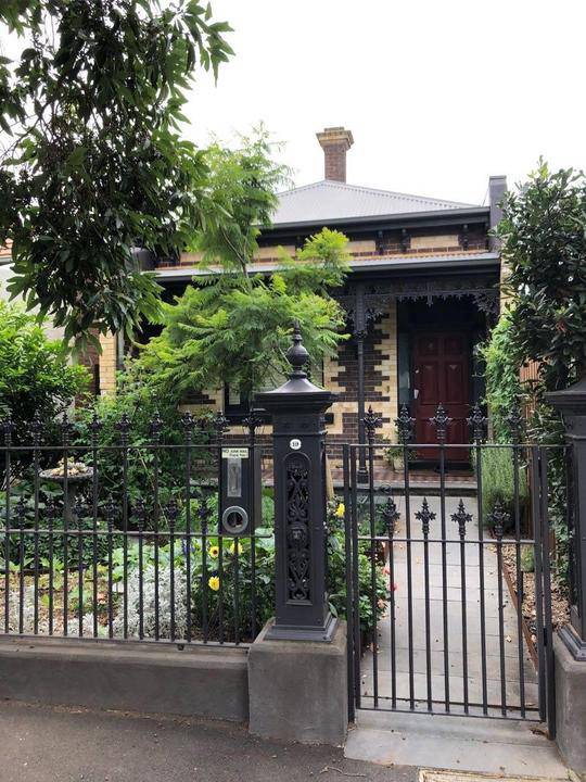 19 Highbury Grove, Prahran
