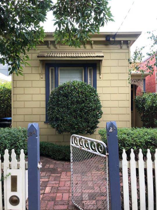 2A Highbury Grove, Prahran