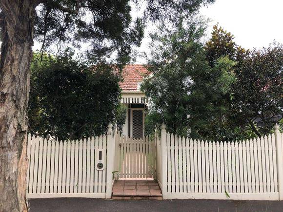 51 Highbury Grove, Prahran