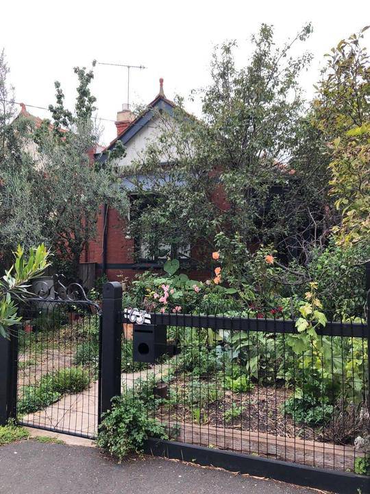 63 Highbury Grove, Prahran