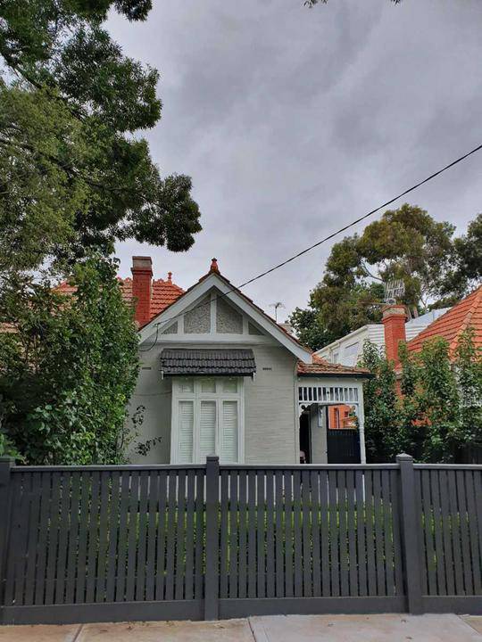 32 Kelvin Grove, Prahran
