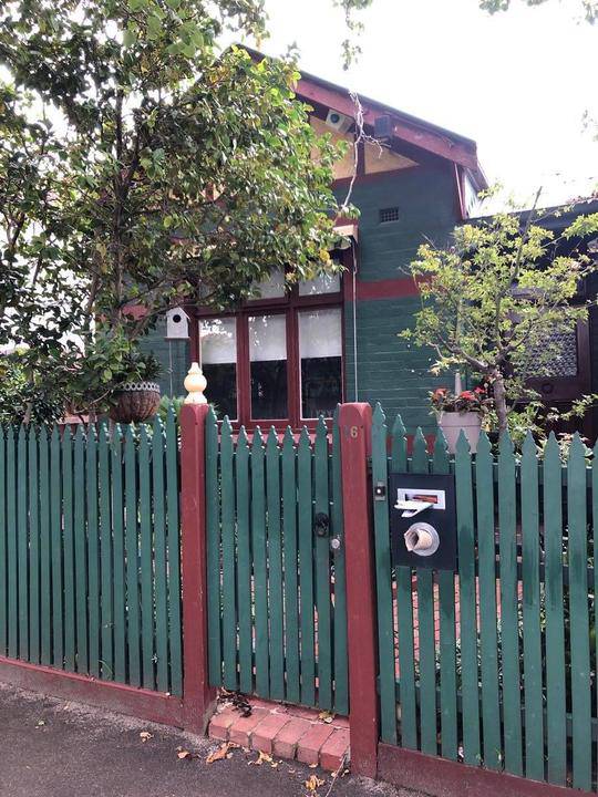 16 Larnook Street, Prahran