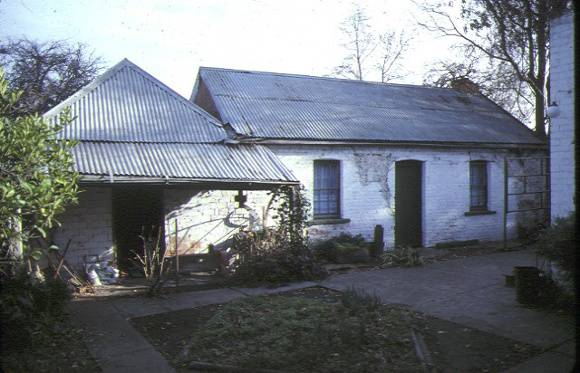 ellerslie pilmer street bacchus marsh front view cottage & coolroom