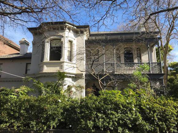 35 Grandview Grove, Prahran