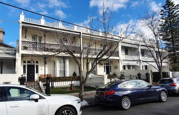 10-10A Evelina rd Toorak