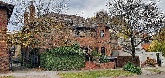 1 Evans Court, TOORAK