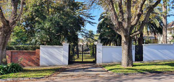 6 Lansell Road, TOORAK