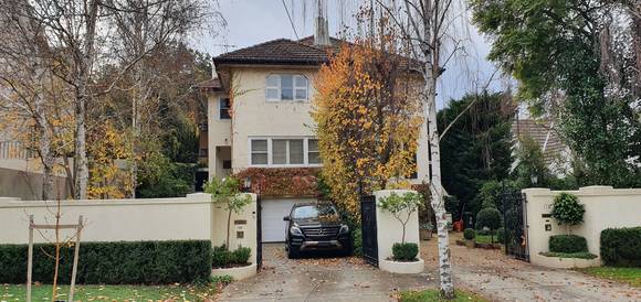 17 Evans Court, TOORAK