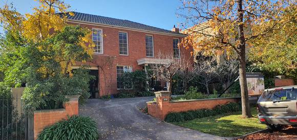 8 Montalto Avenue, TOORAK