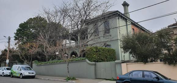 1 Hawksburn rd South Yarra